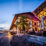Positive Vibes-home Close To The Danube Daire